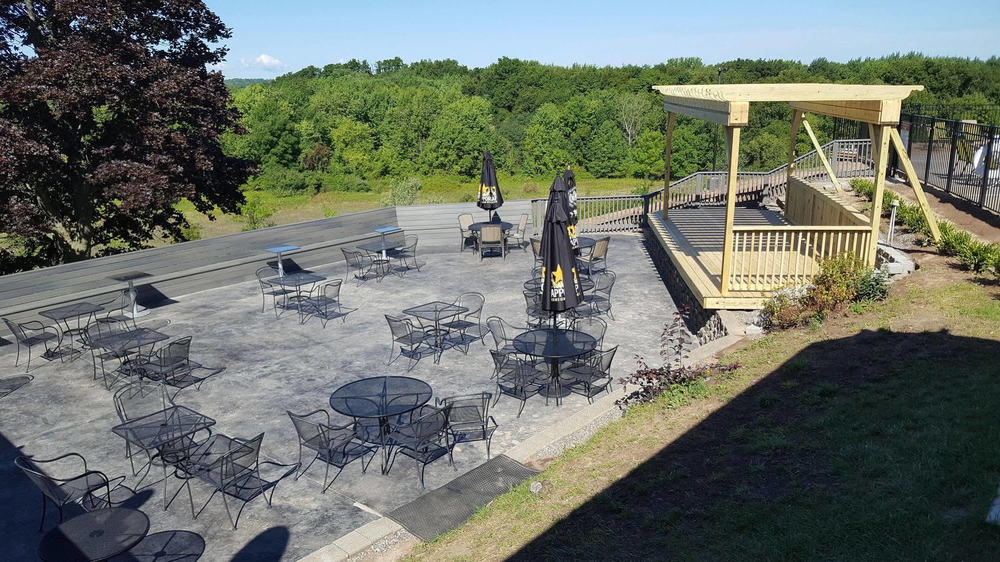 Finger Lakes Hotel ファーミントン エクステリア 写真